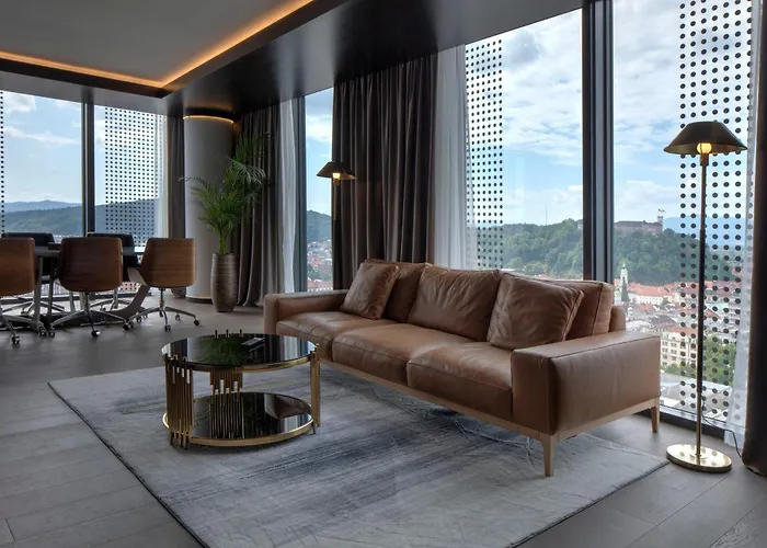 Grand Plaza & Congress CenterAlbergo